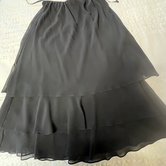 Very pretty,dainty formal black polyester skirt by Alex evenings - Picture 2 of 3